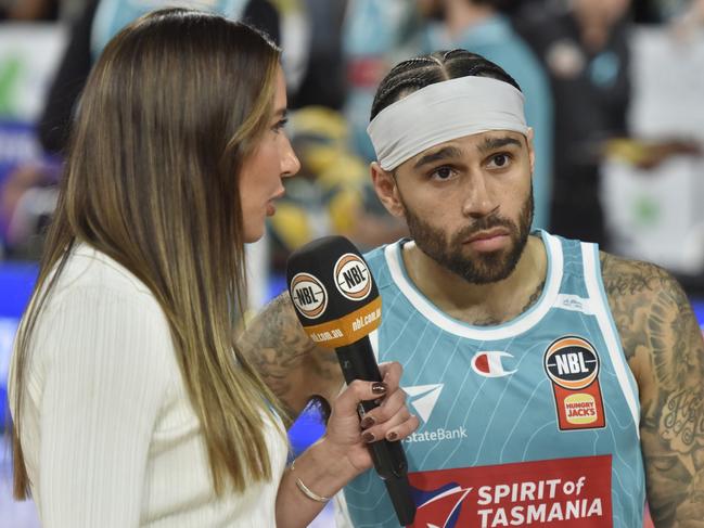 HOBART, AUSTRALIA - FEBRUARY 08: Jordon Crawford of the Jackjumpers speaks with Kelsey Browne after the round 20 NBL match between Tasmania Jackjumpers and Cairns Taipans at MyState Bank Arena, on February 08, 2025, in Hobart, Australia. (Photo by Simon Sturzaker/Getty Images)