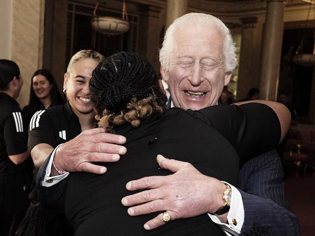 LONDON, ENGLAND - SEPTEMBER 11: King Charles III meets New Zealand's Black Ferns rugby union team at Buckingham Palace on September 11, 2024 in London, England. (Photo by Aaron Chown - WPA Pool/Getty Images)