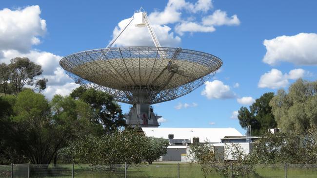 The 64m radio telescope at Parkes Observatory, where The Dish was filmed. Picture: Julie Cross