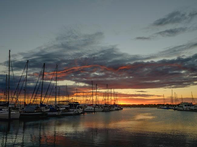 EMBARGO FOR TWAM 22 MAY 2021 FEE APPLIESSunset at Scarborough Marina Pic : Alamy