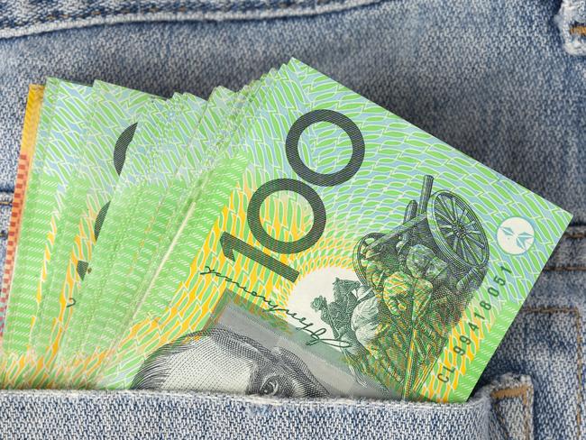 Struggling households will bet a cash handout of up to $125 to help with energy bills.