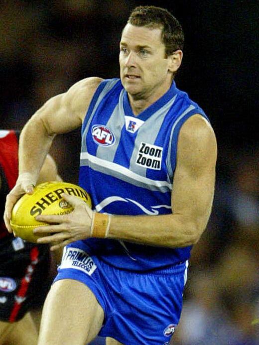 Adam Simpson in action for North Melbourne.