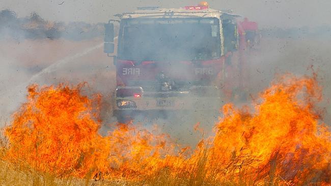 Dry raises grass fire risk: CFA