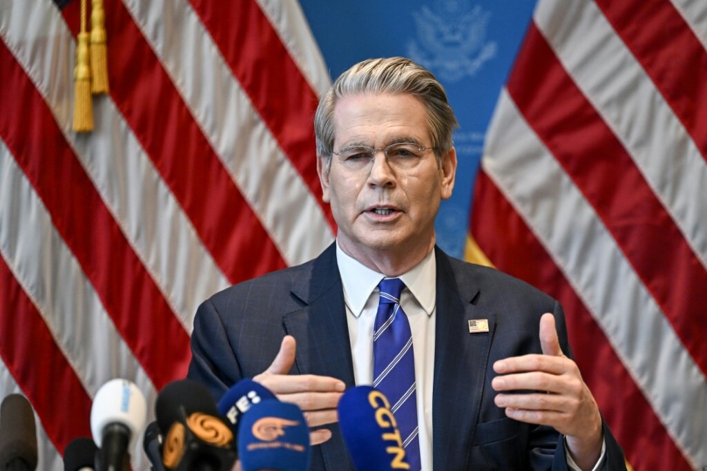 US, China agree to slash tariffs in trade war de-escalation
