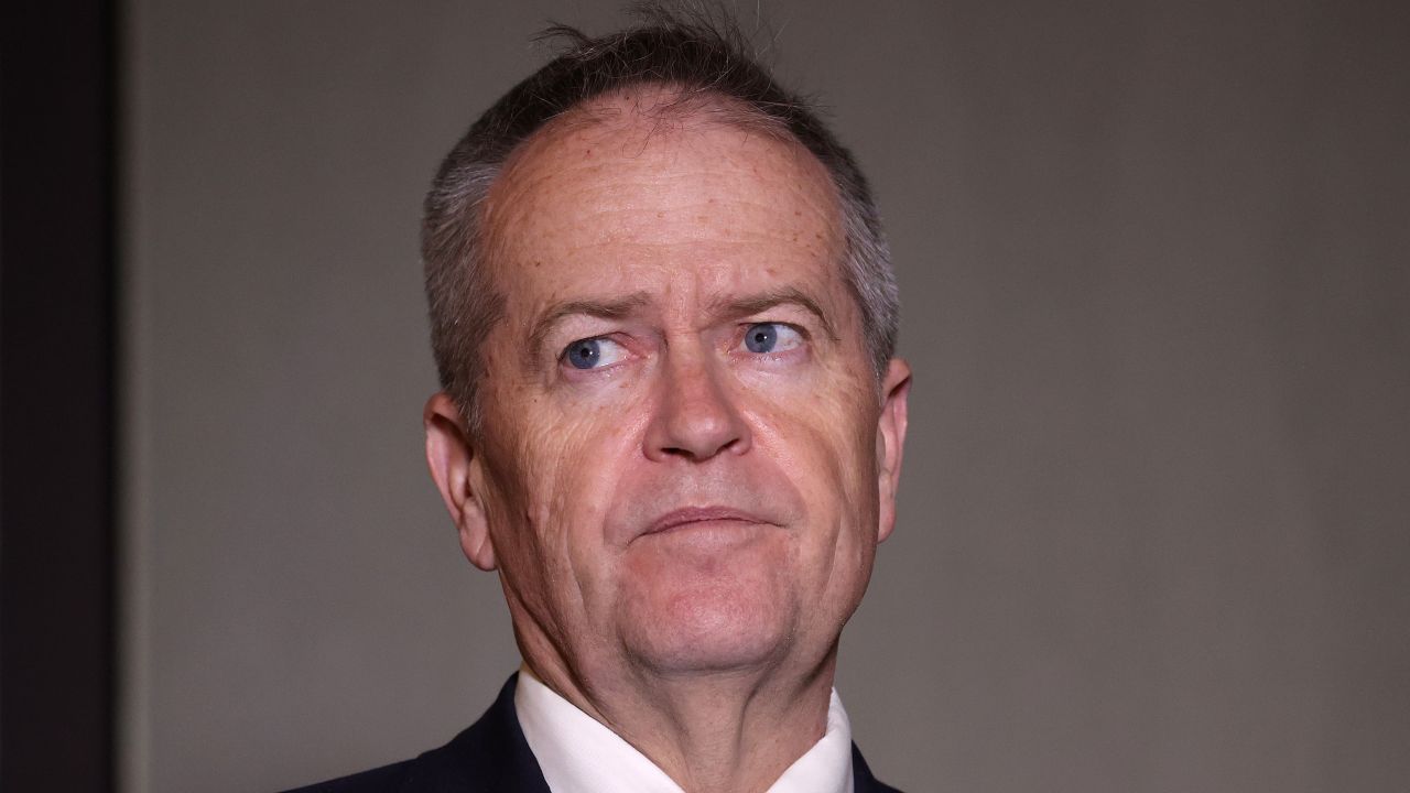 Bill Shorten hits out at welfare fraudsters after a Taiwanese national ...