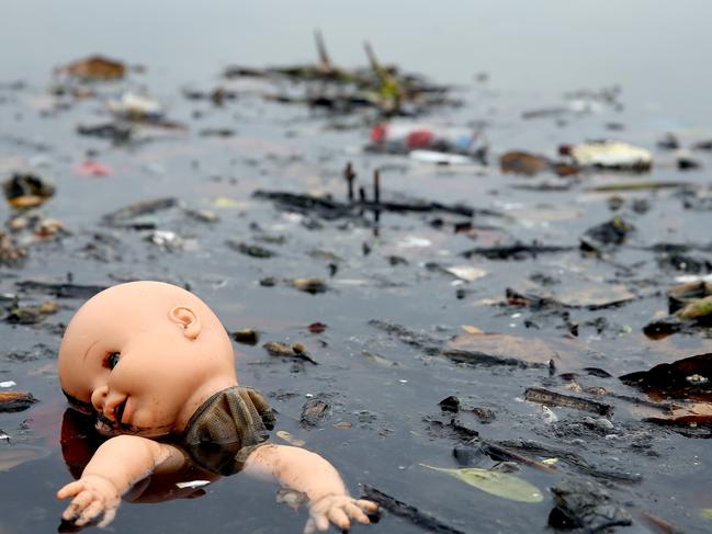 *** BESTPIX *** RIO DE JANEIRO, BRAZIL - JULY 29: Pollution floats in Guanabara Bay, site of sailing events for the Rio 2016 Olympic Games, on July 29, 2015 in Rio de Janeiro, Brazil. The Rio government promised to clean 80 percent of pollution and waste from the bay in time for the games but admits that goal now is unlikely to be reached. August 5 marks the one-year mark to the start of the Rio 2016 Olympic Games. (Photo by Matthew Stockman/Getty Images)