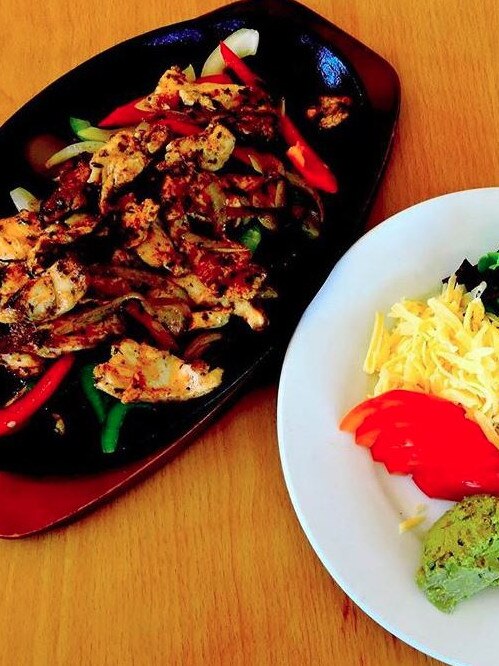 West Kempsey Hotel’s sizzling fajita plate.