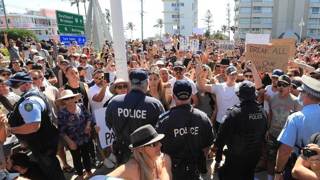 "Freedom" protesters gather on the NSW/QLD border to protest over border restrictions. Picture: NCA Newswire / Scott Powick