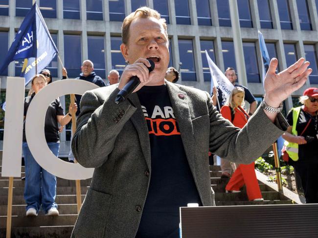 MELBOURNE, AUSTRALIA - NewsWire Photos - March 3, 2025:  Trades Hall Secretary Luke Hilakari speakes at a  Victorian public servants protest outside the Victorian State Govenment offices at 1 Treasury Place.Picture: NewsWire / David Geraghty