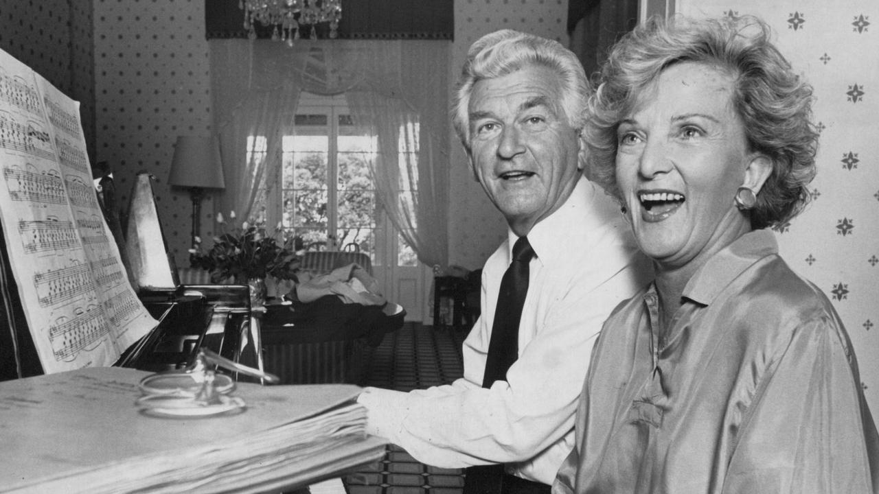 Bob Hawke and wife Hazel at the piano in 1990 at Kirribilli House in Sydney.