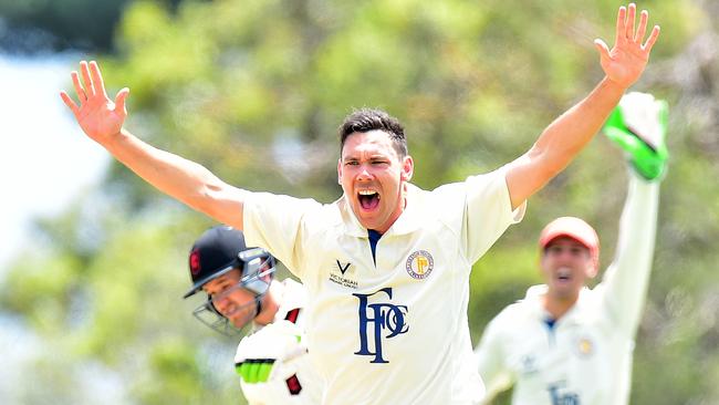 Scott Boland appeals while playing for Frankston Peninsula. Picture: Derrick den Hollander