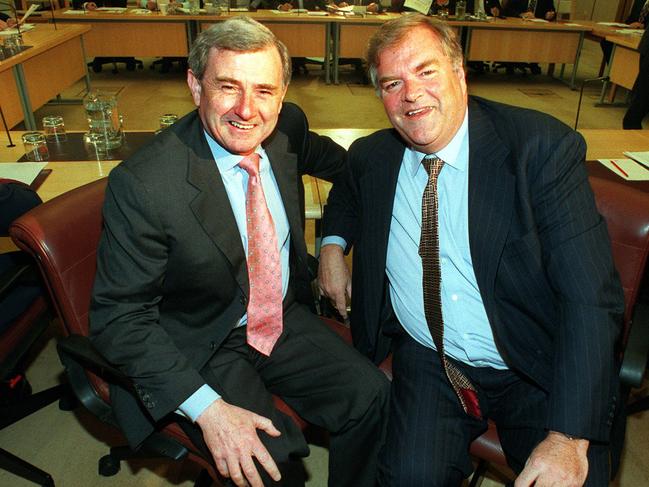 Labor leader Kim Beazley (R) and his new deputy Simon Crean at the party's first shadow ministry meeting, 28/10/98.