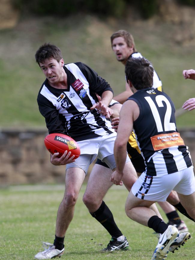 Belgrave champion Peter Gough has signed on at Olinda