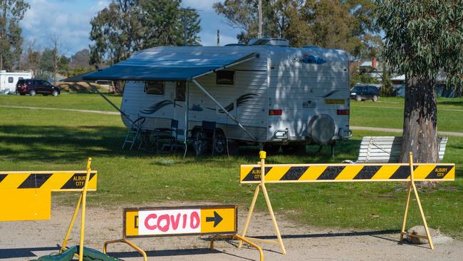 Displaced Victorians unable to return home from NSW have started gathering at the Albury Showgrounds in caravans. Picture: NCA NewsWire/Simon Dallinger