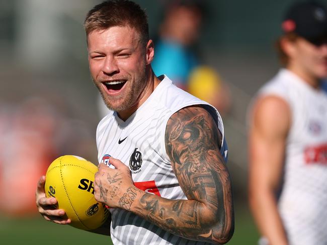 MELBOURNE, AUSTRALIA - MARCH 05: Jordan De Goey of the Magpies trains during a Collingwood Magpies AFL training session at Olympic Park Oval on March 05, 2025 in Melbourne, Australia. (Photo by Morgan Hancock/Getty Images)