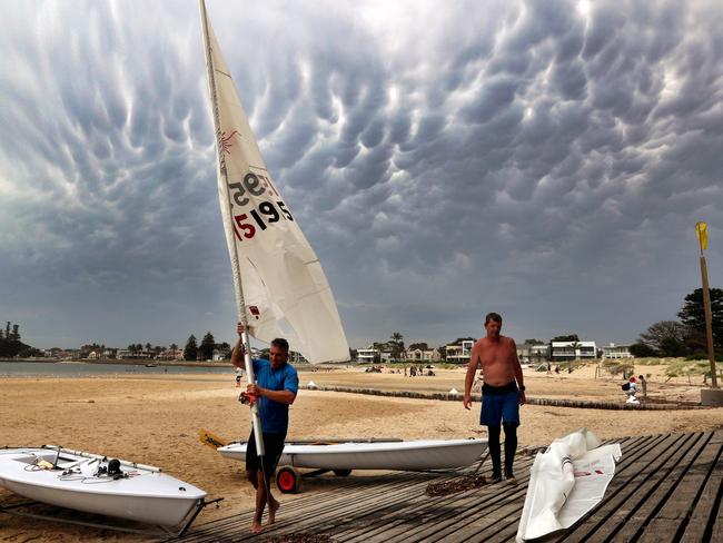 Strange cloud formation as storm hits NSW