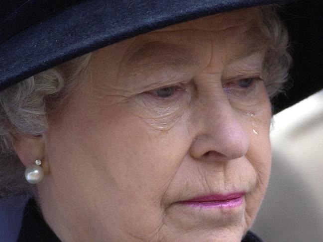 (FILES)  LONDON, UNITED KINGDOM - NOVEMBER 07:  In A Week Of High Drama For Queen Elizabeth Ll At The Time Of The Court Case Of Ex-butler Paul Burrell She Gives Way To Tears At The Service Of Remembrance In Westminster At St Margarets Church.  (Photo by Tim Graham Photo Library via Getty Images)