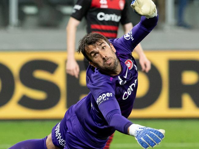 SYDNEY, AUSTRALIA - NOVEMBER 22: Western Sydney Wanderers goalkeeper Daniel Lopar (1) dives but is unable to stop Melbourne City forward Jamie Maclaren (9) from scoring the winning goal during the round 7 A-League soccer match between Western Sydney Wanderers FC and Melbourne City FC on November 22, 2019 at Bankwest Stadium in Sydney, Australia. (Photo by Speed Media/Icon Sportswire via Getty Images)