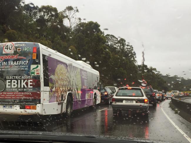 Bad traffic on the Southern Outlet. Sunday morning 13/11/16