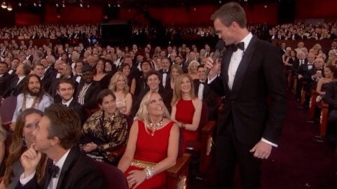 Laura Cain chatting to NPH during the Oscars.