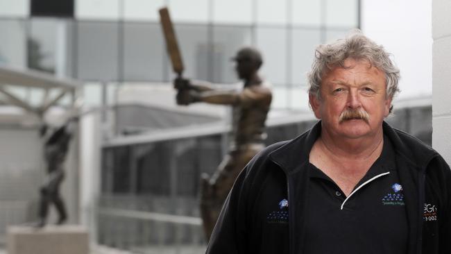 Call for statue at Blundstone Arena to honour Max Tangles Walker