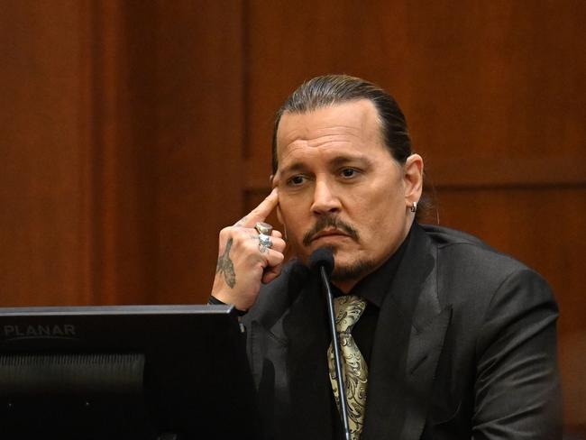 Depp ‘ashamed’ of cruel texts to Heard