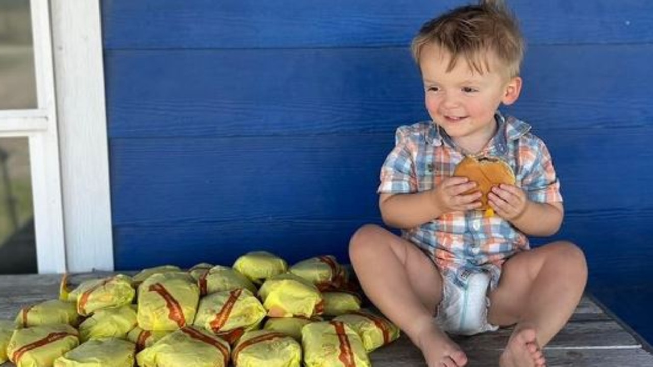 two-year-old-orders-31-cheeseburgers-on-doordash-after-taking-mum-s