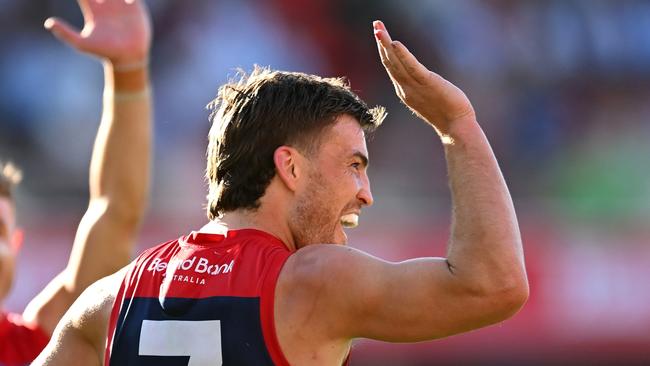 Viney spurns Clarko and Roos to re-sign with Dees