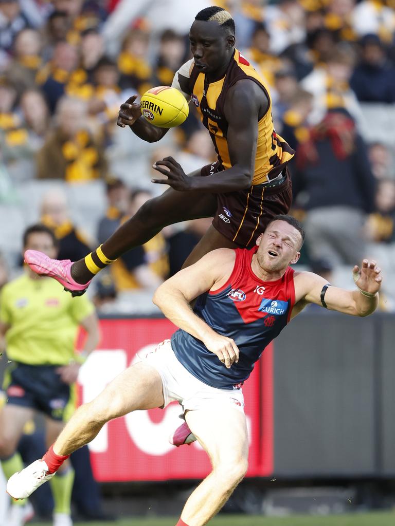 The Hawks gun landed on top of the Dee on the way down. (Photo by Darrian Traynor/Getty Images)