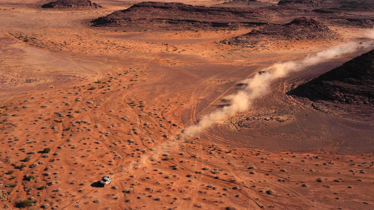 Dakar Rally Chaos: Wrong Directions Leave Drivers Lost in the Desert