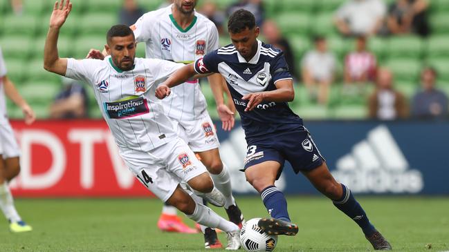 Melbourne Victory’s Birkan Kirdar controls the ball against the Newcastle Jets at AAMI Park. Picture: Getty Images