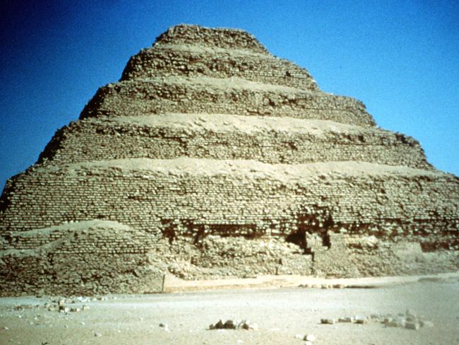AUGUST 2000 : View of the step pyramid of Djoser at Saqqara in Egypt included in the TV show Atlantis Uncovered, 08/00.
