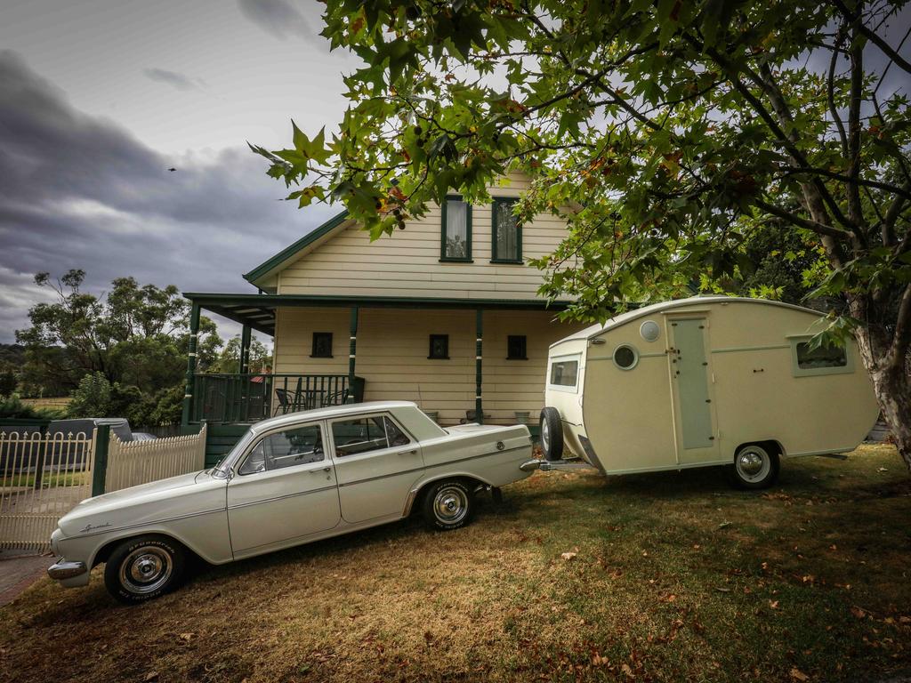 Vintage caravans: Renovating old caravans a growing trend in Australia ...