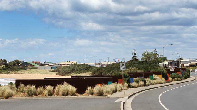 Entry markers to the city of Burnie, Bass Highway at Cooee.