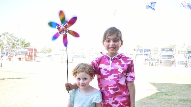 Travelling all the way to Gatton from Chinchilla to support their truck-driving daddy, Harper and Elizah.