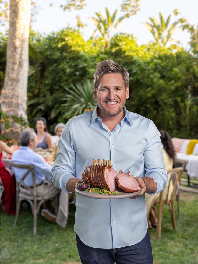 LA-based expat, Curtis Stone, will visit Australia for Christmas this year, reuniting with his parents and brother after almost two years apart.