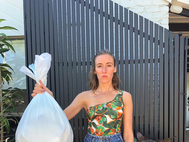 Backpacker leads charge to clean up Noosa beaches