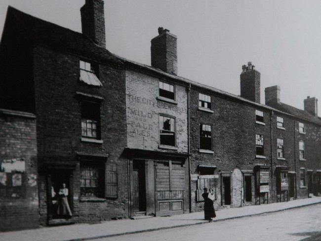 One of the first reported ‘slogs’ was in 1870 and involved lads from Barford Street who would often fight their sworn enemies from Park Street. Picture: SINS/Mega