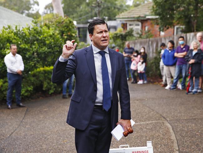 Auctioneer Peter Matthews, Sydney’s median dwelling price is now $982,000. Picture: Sam Ruttyn