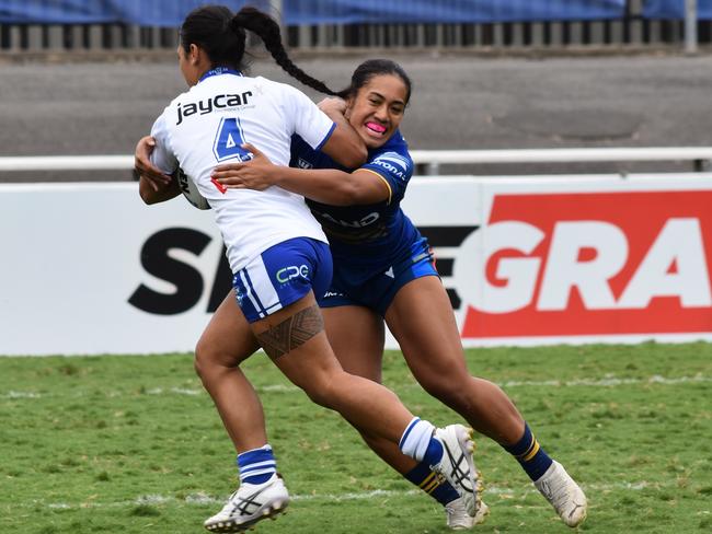 Lindsay Tui makes a tackle on Jessica Patea. Picture: Sean Teuma