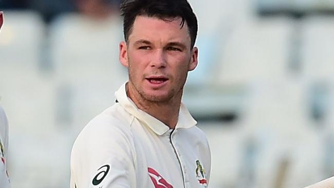 Peter Handscomb is on the outer.
