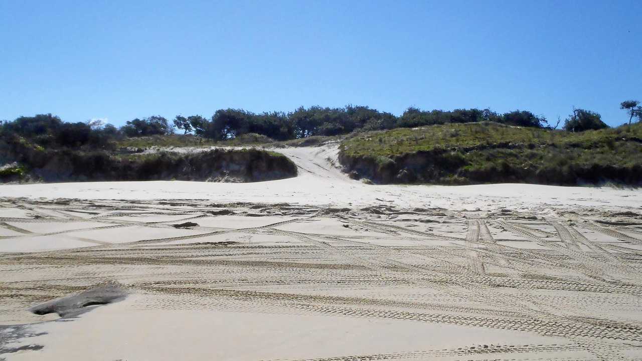 Warning for 4WD users who destroy our dunes | Daily Telegraph