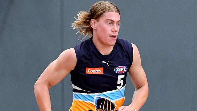 MELBOURNE, AUSTRALIA - MARCH 11: Harley Reid of the Bendigo Pioneers in action during the 2023 Coates Talent League Boys Testing Day at Maribyrnong College on March 11 in Melbourne, Australia. (Photo by Josh Chadwick/AFL Photos via Getty Images)