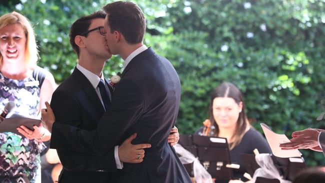 Same Sex Marriage 2018 Adelaide Couple Marry On January 9 Au — Australias Leading 8011