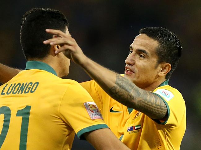 NEWCASTLE, AUSTRALIA - JANUARY 27: Tim Cahill of the Socceroos celebrates a goal with team mates during the Asian Cup Semi Final match between the Australian Socceroos and the United Arab Emirates at Hunter Stadium on January 27, 2015 in Newcastle, Australia. (Photo by Ashley Feder/Getty Images)