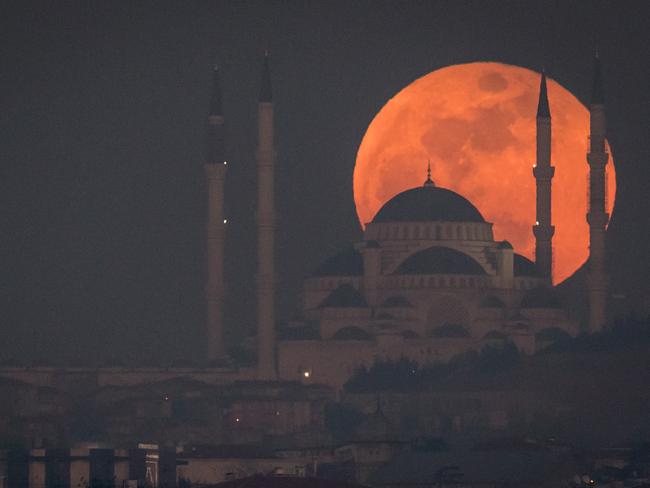 The moon behind the Camlica Mosque on January 31, 2018 in Istanbul, Turkey. Picture: Chris McGrath/Getty Images