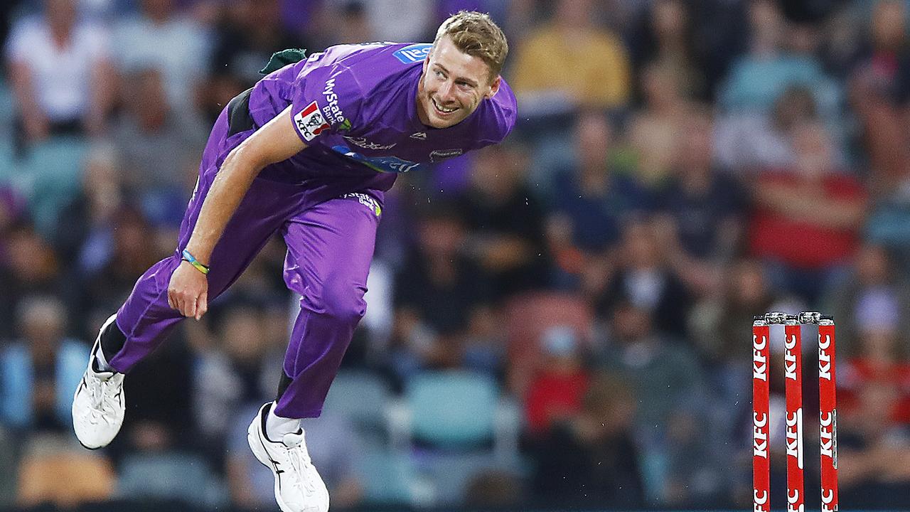 The Hurricanes will lose star quick Riley Meredith for the rest of BBL09.