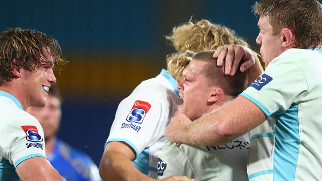 GOLD COAST, AUSTRALIA - AUGUST 14: Tom Robertson of the NSW Waratahs celebrates after scoring a try during the round seven Super Rugby AU match between the Western Force and the Waratahs at Cbus Super Stadium on August 14, 2020 in Gold Coast, Australia. (Photo by Chris Hyde/Getty Images)