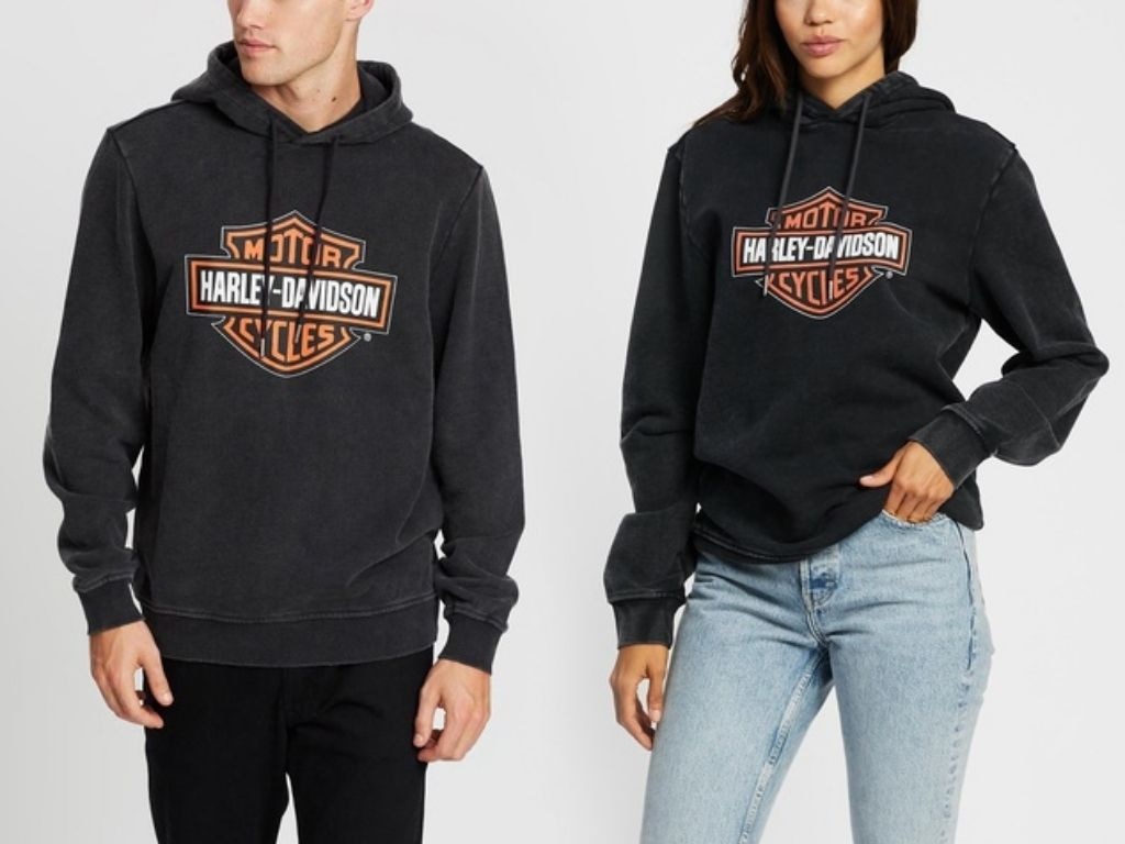 This classic logo hoodie is available for both men and women.