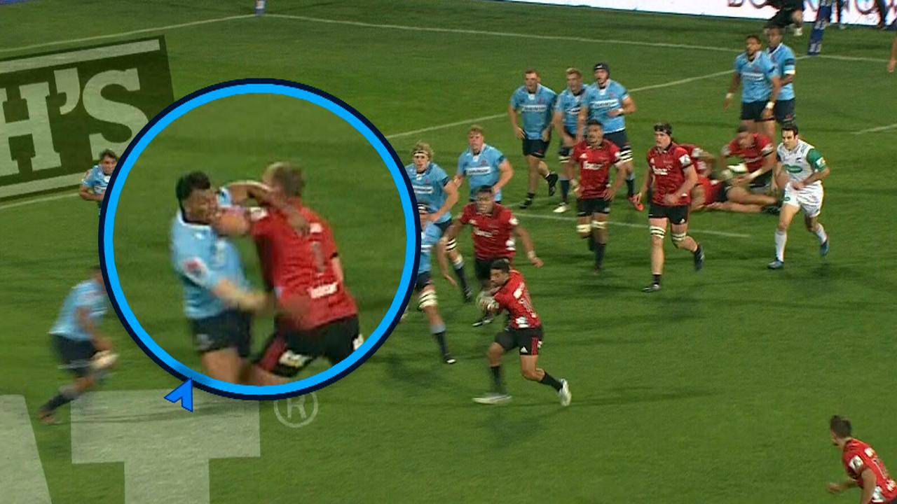 Joe Moody elbows Kurtley Beale in the jaw and scores moments later.